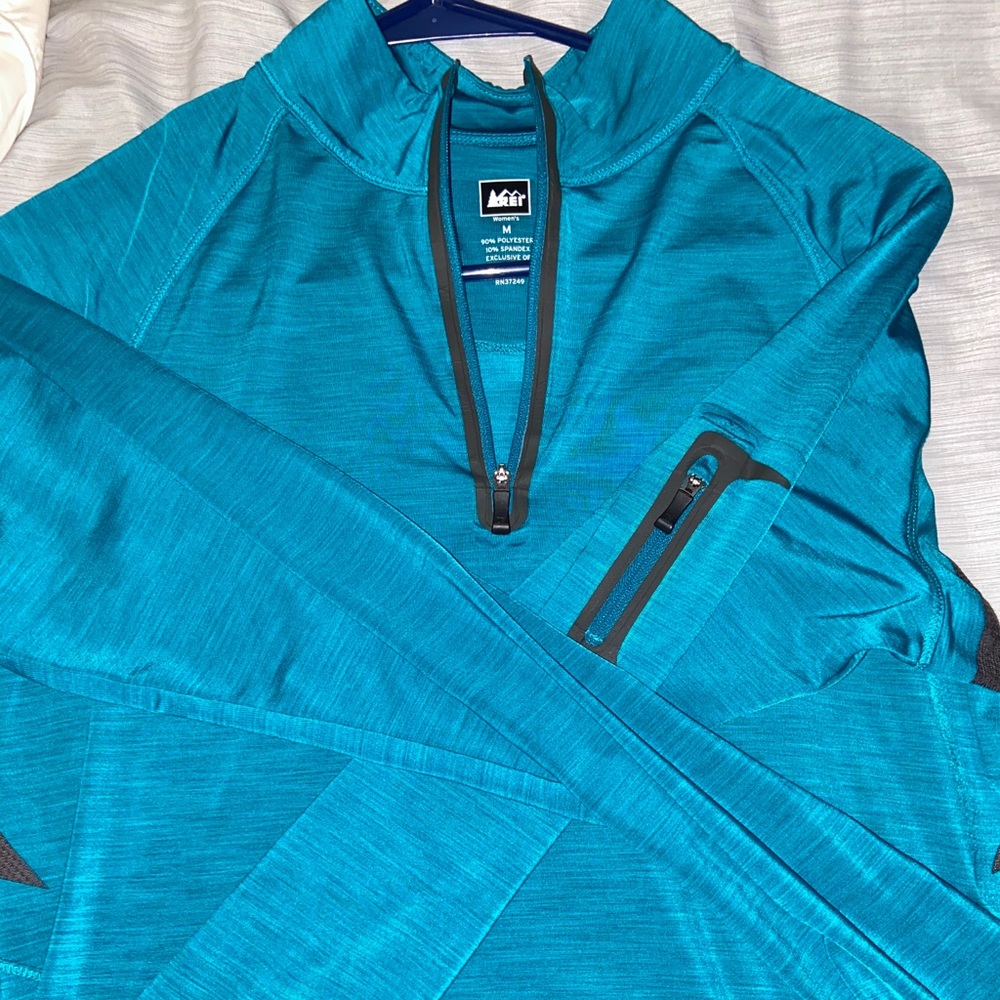 Super cute REI pullover